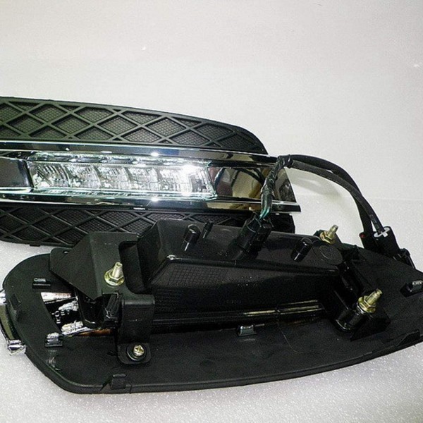 LED Daylight For Mercedes Benz ML350 W164 ML280 ML300 ML320 2006 -2009 